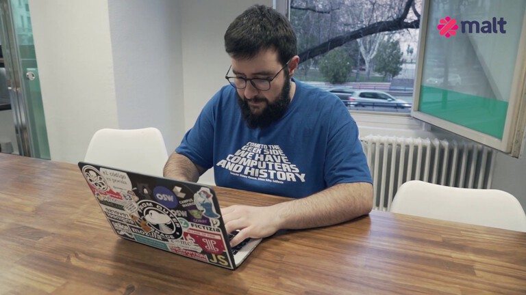 Ulises Gascón durante la entrevista para Malt